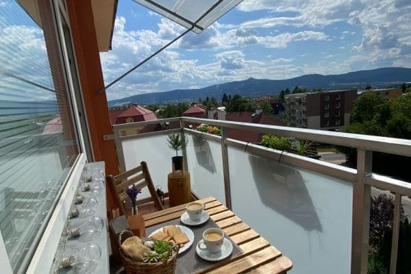 Prenájom bytu 3-izbový 74 m², Horská, Liberec Prenájom bytu 3-izbový 74 m², Horská, Liberec