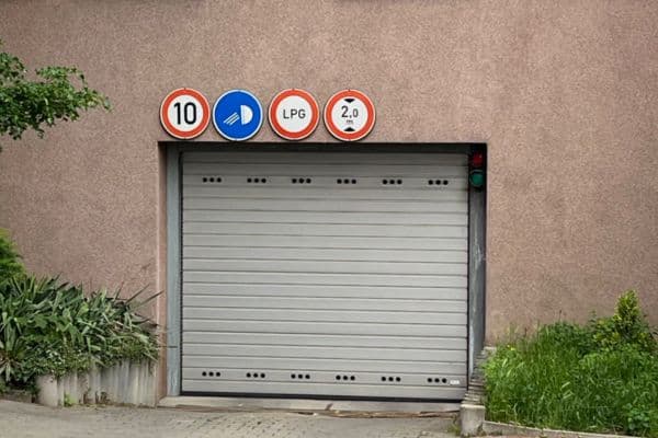 Prenájom garáže 13 m², Paříkova, Praha Prenájom garáže 13 m², Paříkova, Praha