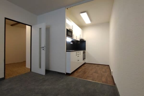 Predaj bytu 2-izbový 45 m², U Jezera, Praha Predaj bytu 2-izbový 45 m², U Jezera, Praha