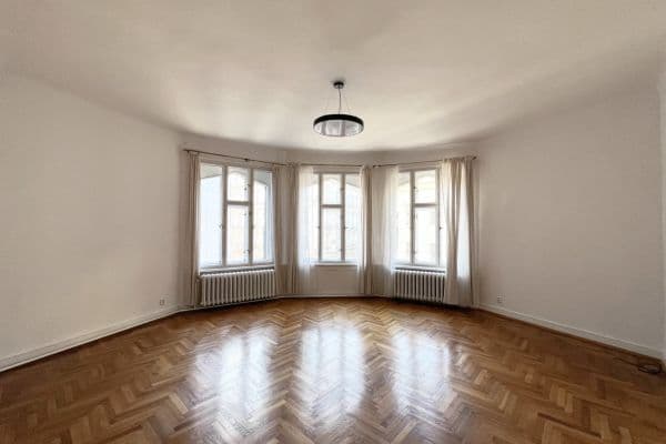 Prenájom bytu 3-izbový 92 m², Spálená, Praha Prenájom bytu 3-izbový 92 m², Spálená, Praha