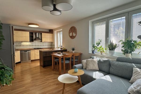 Prenájom bytu 3-izbový 71 m², Železničářů, Kladno Prenájom bytu 3-izbový 71 m², Železničářů, Kladno