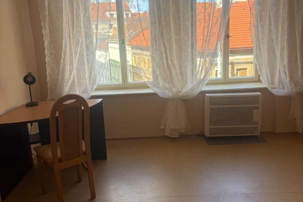 Prenájom bytu 1-izbový 27 m², Nuselská, Praha Prenájom bytu 1-izbový 27 m², Nuselská, Praha