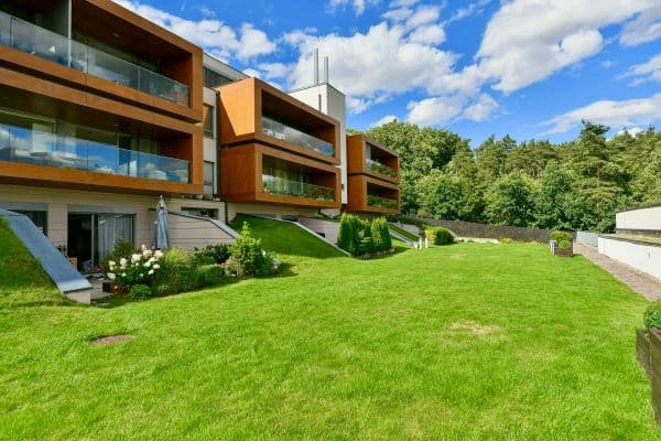 Prenájom bytu 2-izbový 55 m², Mezitraťová, Praha Prenájom bytu 2-izbový 55 m², Mezitraťová, Praha