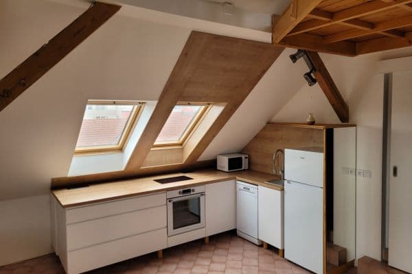 Prenájom bytu 2-izbový 65 m², Albertova, Hradec Králové Prenájom bytu 2-izbový 65 m², Albertova, Hradec Králové