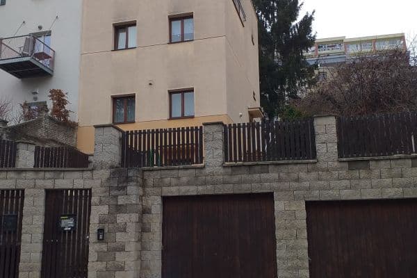 Prenájom bytu 2-izbový 50 m², K Vodojemu, Praha Prenájom bytu 2-izbový 50 m², K Vodojemu, Praha