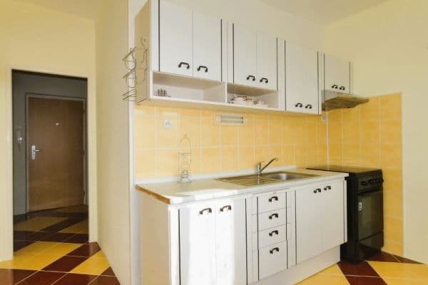 Prenájom bytu 2-izbový 55 m², Sídliště, Rotava Prenájom bytu 2-izbový 55 m², Sídliště, Rotava
