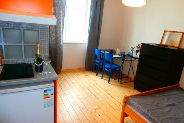 Prenájom bytu 1-izbový 25 m², 5. května, Praha Prenájom bytu 1-izbový 25 m², 5. května, Praha