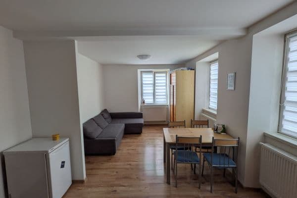 Prenájom bytu 2-izbový 50 m², nám. Českých bratří, Liberec Prenájom bytu 2-izbový 50 m², nám. Českých bratří, Liberec