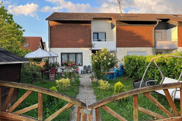 Predaj domu 118 m², pozemek 327 m², Friedberg Predaj domu 118 m², pozemek 327 m², Friedberg