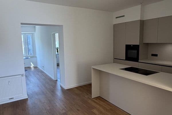 Prenájom bytu 2-izbový 85 m², LANGENFELD Prenájom bytu 2-izbový 85 m², LANGENFELD