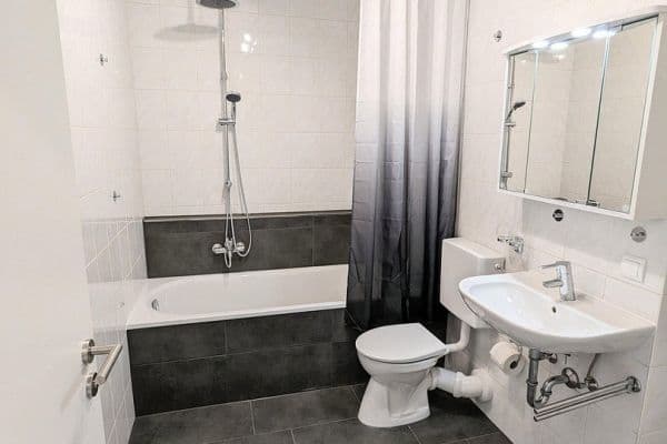 Prenájom bytu 2-izbový 67 m², Woogstr. 36, Neuhofen Prenájom bytu 2-izbový 67 m², Woogstr. 36, Neuhofen