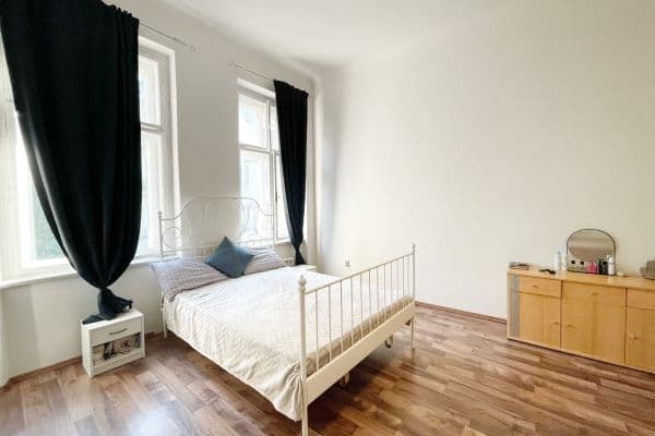 Prenájom bytu 1-izbový 42 m², Husitská, Praha Prenájom bytu 1-izbový 42 m², Husitská, Praha