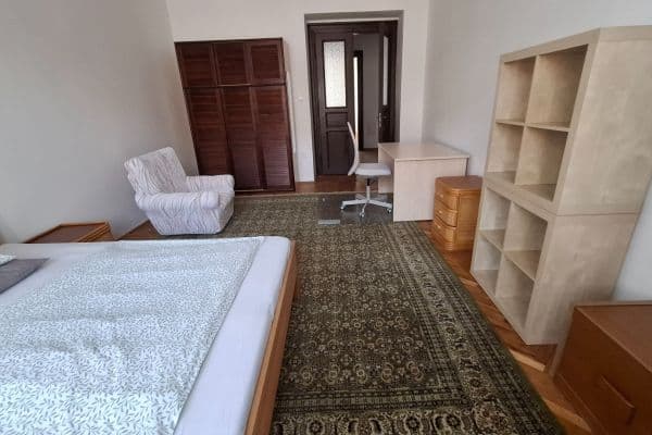 Prenájom bytu 3-izbový 109 m², Korunní, Praha Prenájom bytu 3-izbový 109 m², Korunní, Praha
