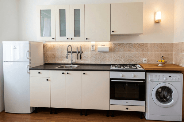 Prenájom bytu 1-izbový 40 m², Kadnárova, Bratislava Prenájom bytu 1-izbový 40 m², Kadnárova, Bratislava