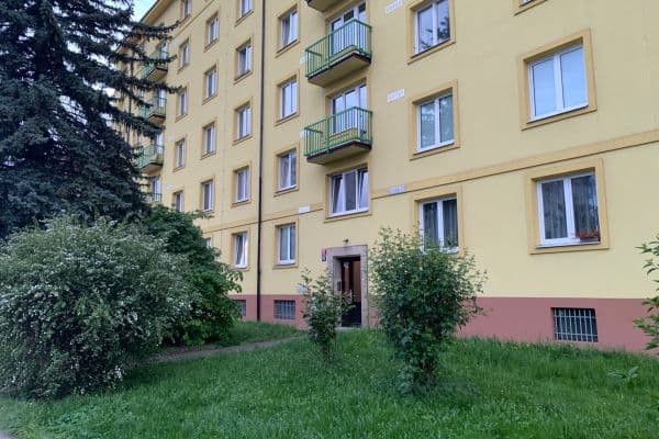 Prenájom bytu 1-izbový 36 m², Jihlavská, Praha Prenájom bytu 1-izbový 36 m², Jihlavská, Praha
