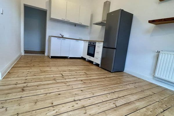 Prenájom bytu 4-izbový 95 m², Birkenstraße, Düsseldorf, Severné Porýnie - Westfálsko Prenájom bytu 4-izbový 95 m², Birkenstraße, Düsseldorf, Severné Porýnie - Westfálsko