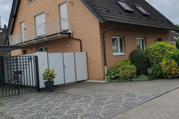 Predaj domu 220 m², pozemek 484 m², Ratingen Predaj domu 220 m², pozemek 484 m², Ratingen