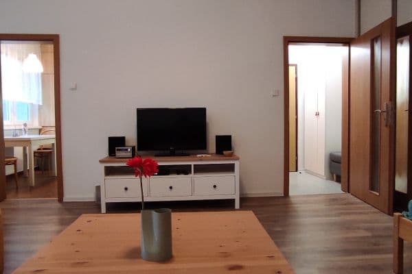 Prenájom bytu 1-izbový 38 m², Haburská, Bratislava Prenájom bytu 1-izbový 38 m², Haburská, Bratislava