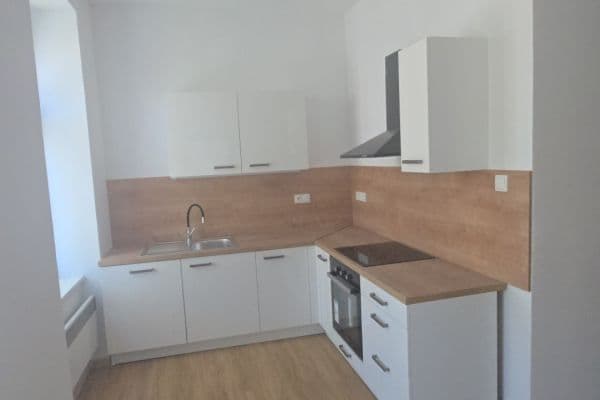 Prenájom bytu 2-izbový 48 m², Lidická třída, České Budějovice Prenájom bytu 2-izbový 48 m², Lidická třída, České Budějovice
