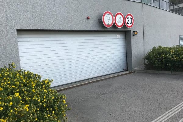 Prenájom garáže 13 m², Milotická, Praha Prenájom garáže 13 m², Milotická, Praha