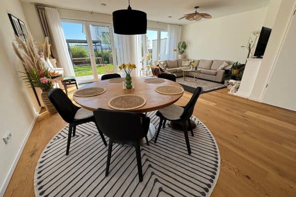 Prenájom domu 192 m², pozemek 353 m², Mirabellenweg 13, Wiesbaden Prenájom domu 192 m², pozemek 353 m², Mirabellenweg 13, Wiesbaden