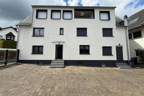 Prenájom domu 190 m², pozemek 270 m², Frankfurter Str. 9, Glashütten Prenájom domu 190 m², pozemek 270 m², Frankfurter Str. 9, Glashütten