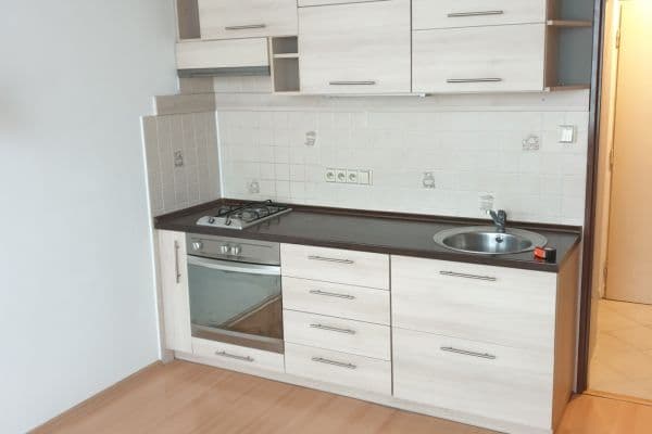 Prenájom bytu 1-izbový 33 m², Horáčkova, Praha Prenájom bytu 1-izbový 33 m², Horáčkova, Praha
