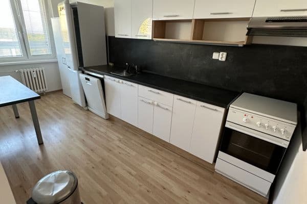Prenájom bytu 3-izbový 75 m², Josefa Ševčíka, Most Prenájom bytu 3-izbový 75 m², Josefa Ševčíka, Most