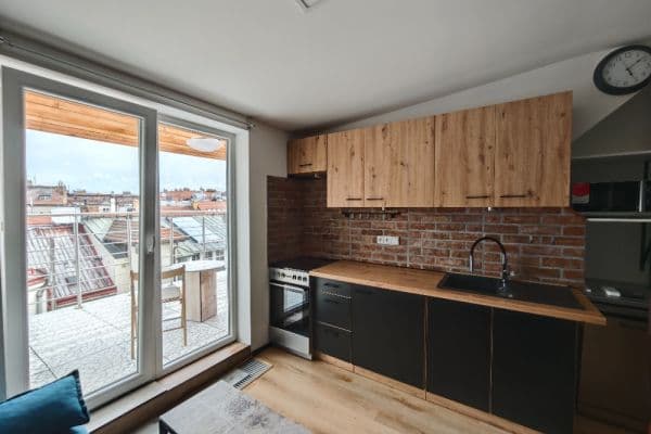 Prenájom bytu 1-izbový 30 m², Mikovcova, Praha Prenájom bytu 1-izbový 30 m², Mikovcova, Praha