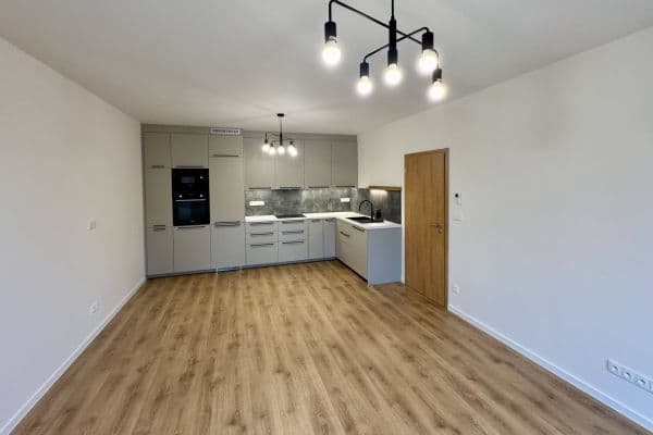 Prenájom bytu 3-izbový 75 m², Suchánkova, Benešov, Středočeský kraj Prenájom bytu 3-izbový 75 m², Suchánkova, Benešov, Středočeský kraj