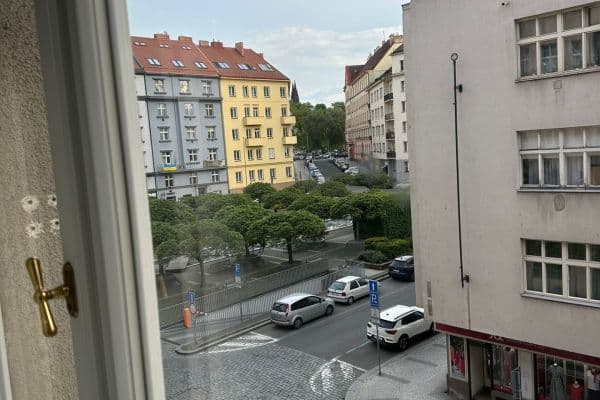 Prenájom bytu 3-izbový 77 m², Kafkova, Praha, Praha Prenájom bytu 3-izbový 77 m², Kafkova, Praha, Praha
