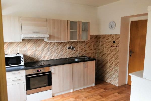 Prenájom bytu 2-izbový 55 m², Pražská, Ruda Prenájom bytu 2-izbový 55 m², Pražská, Ruda