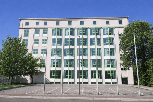 Predaj domu 7.193 m², pozemek 3.026 m², Landsberger Str 16, Halle, Sasko-Anhaltsko Predaj domu 7.193 m², pozemek 3.026 m², Landsberger Str 16, Halle, Sasko-Anhaltsko
