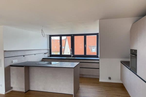 Prenájom bytu 4-izbový 121 m², Stuckstrasse 5, Nürnberg Prenájom bytu 4-izbový 121 m², Stuckstrasse 5, Nürnberg