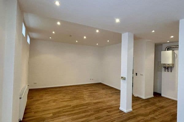 Prenájom bytu 1-izbový 45 m², Frankfurt am Main, Hesensko Prenájom bytu 1-izbový 45 m², Frankfurt am Main, Hesensko