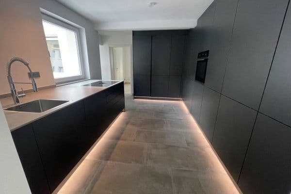 Prenájom bytu 4-izbový 100 m², Hannover Prenájom bytu 4-izbový 100 m², Hannover