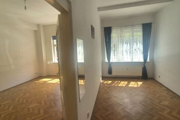 Prenájom bytu 2-izbový 47 m², Sokolovská, Praha Prenájom bytu 2-izbový 47 m², Sokolovská, Praha