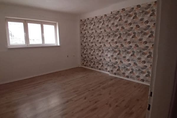 Prenájom nebytového priestoru 42 m², Biskupcova, Praha Prenájom nebytového priestoru 42 m², Biskupcova, Praha