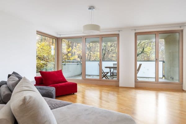 Prenájom bytu 4-izbový 117 m², Jeseniova, Praha Prenájom bytu 4-izbový 117 m², Jeseniova, Praha