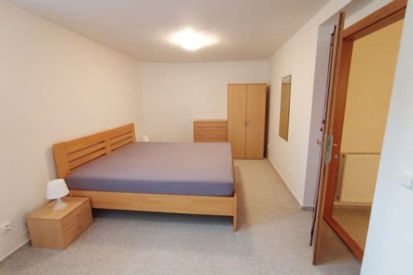 Prenájom bytu 2-izbový 80 m², Na Svěcence, Praha Prenájom bytu 2-izbový 80 m², Na Svěcence, Praha