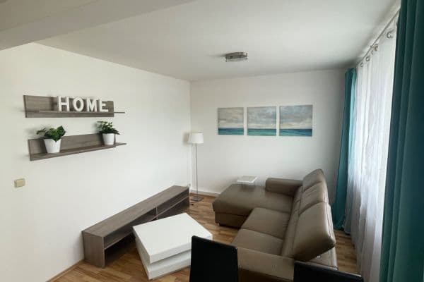 Prenájom bytu 2-izbový 43 m², Dubová, Karlovy Vary Prenájom bytu 2-izbový 43 m², Dubová, Karlovy Vary