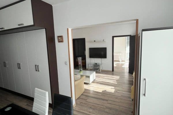 Prenájom bytu 3-izbový 50 m², Adámkova, Chomutov Prenájom bytu 3-izbový 50 m², Adámkova, Chomutov