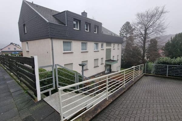 Prenájom bytu 3-izbový 94 m², Unterm Hagen 25, Hagen Hohenlimburg Prenájom bytu 3-izbový 94 m², Unterm Hagen 25, Hagen Hohenlimburg