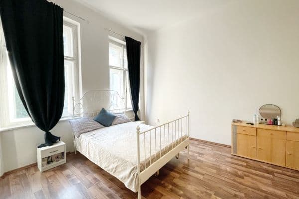 Prenájom bytu 1-izbový 42 m², Husitská, Praha Prenájom bytu 1-izbový 42 m², Husitská, Praha