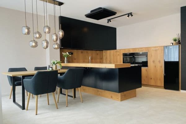 Predaj bytu 3-izbový 118 m², V Zeleném údolí, Praha Predaj bytu 3-izbový 118 m², V Zeleném údolí, Praha