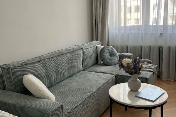 Prenájom bytu 1-izbový 37 m², Na Výsledku I, Praha Prenájom bytu 1-izbový 37 m², Na Výsledku I, Praha