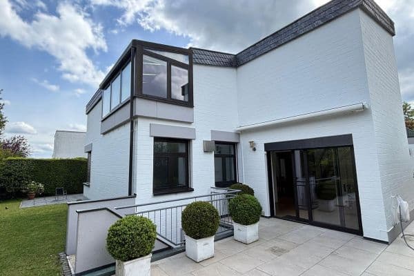 Predaj domu 410 m², pozemek 725 m², Kronberg im Taunus Predaj domu 410 m², pozemek 725 m², Kronberg im Taunus