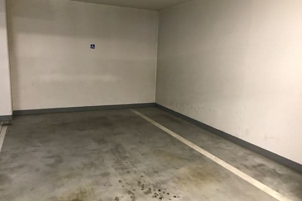 Prenájom garáže 25 m², Za Valem, Praha Prenájom garáže 25 m², Za Valem, Praha