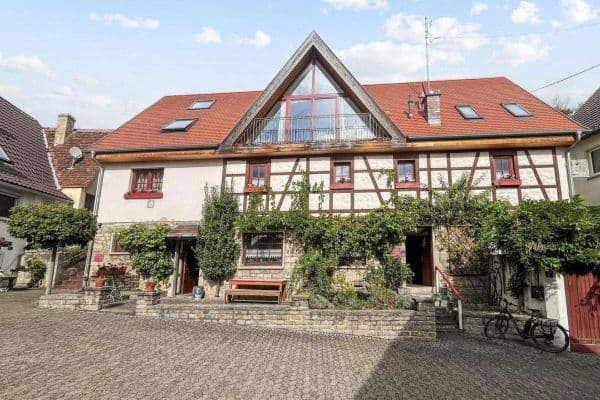Predaj domu 240 m², pozemek 840 m², Brunnengasse 7, Randersacker Predaj domu 240 m², pozemek 840 m², Brunnengasse 7, Randersacker