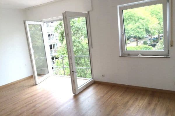 Prenájom bytu 3-izbový 105 m², Wilhelmstr. 66, Siegburg Prenájom bytu 3-izbový 105 m², Wilhelmstr. 66, Siegburg